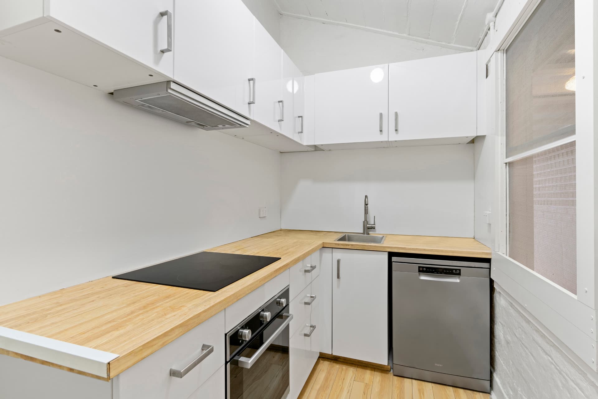 6 Douglas  Street, Redfern, Redfern - Thumbnail 4