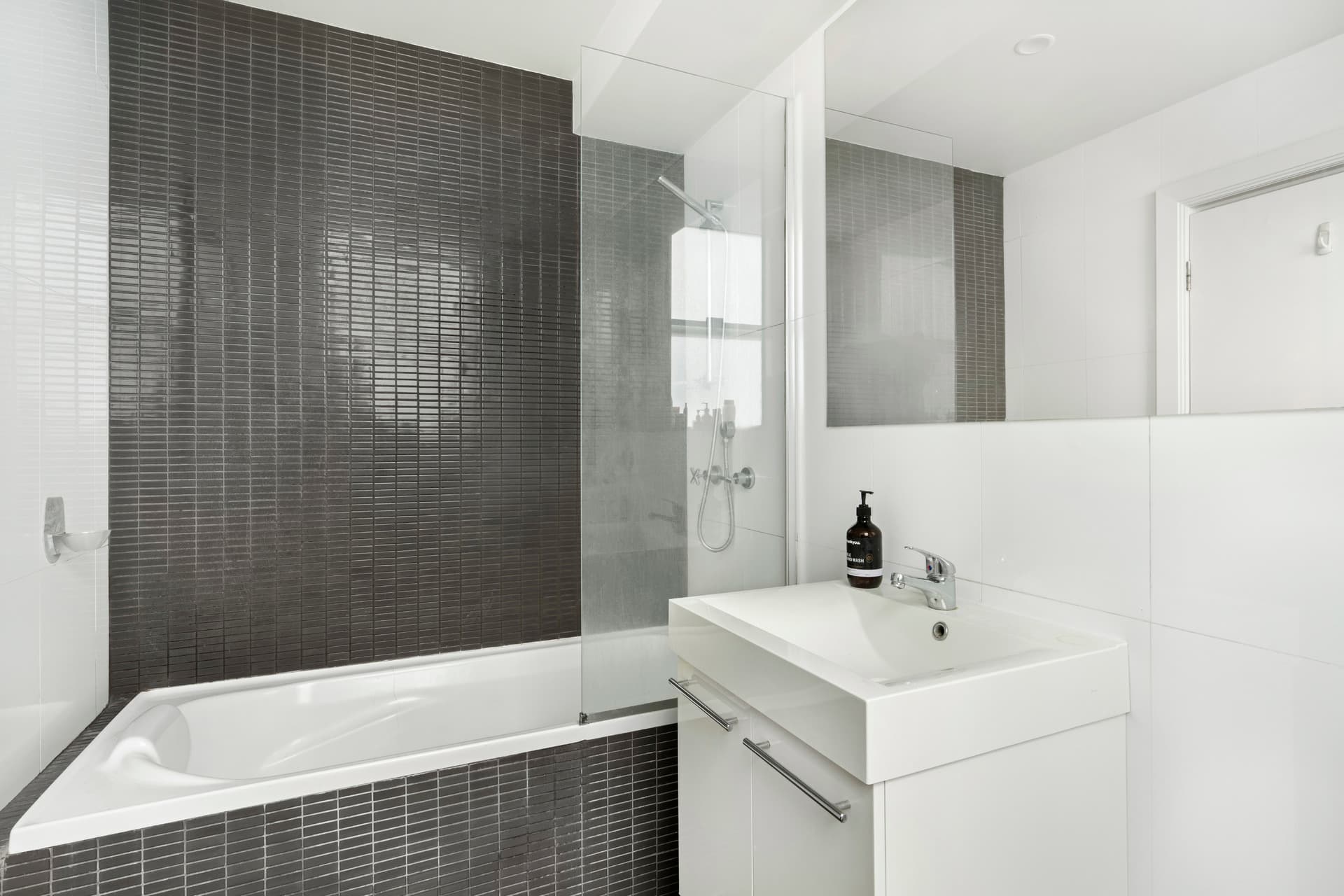 40/80 Cook Road, Centennial Park, Lanena - Image 1