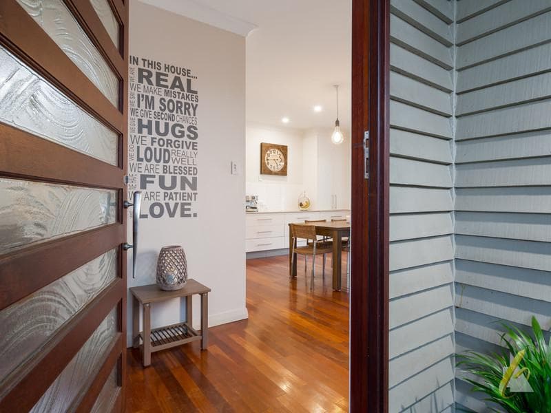 129 Graceville Avenue,  Graceville, Graceville - Thumbnail 2