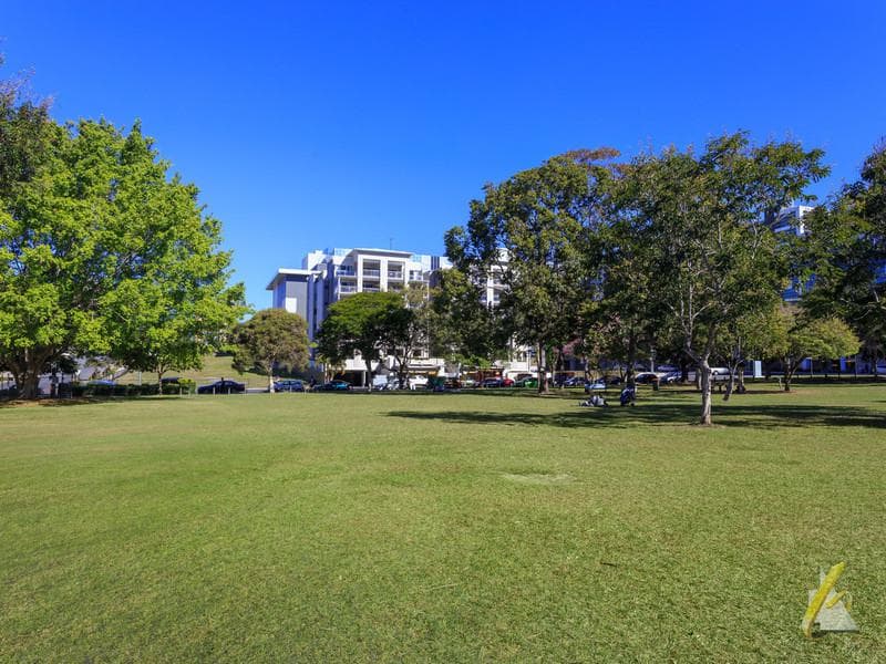18/28 Belgrave Rd, Indooroopilly - Thumbnail 2