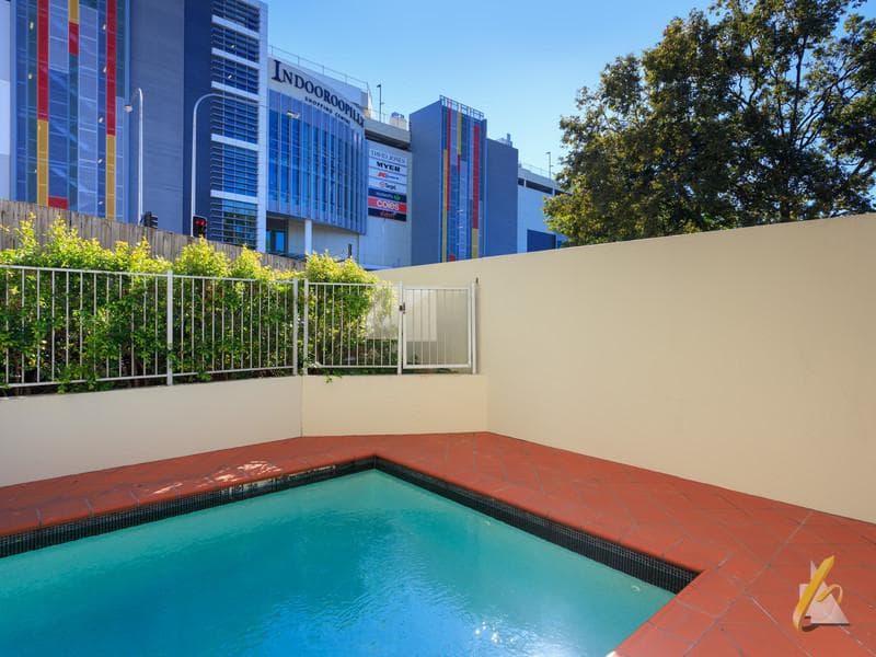 18/28 Belgrave Rd, Indooroopilly - Thumbnail 6