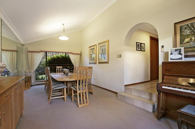 54 Hannah St,  Mount Ommaney, Mount Ommaney - Thumbnail 4