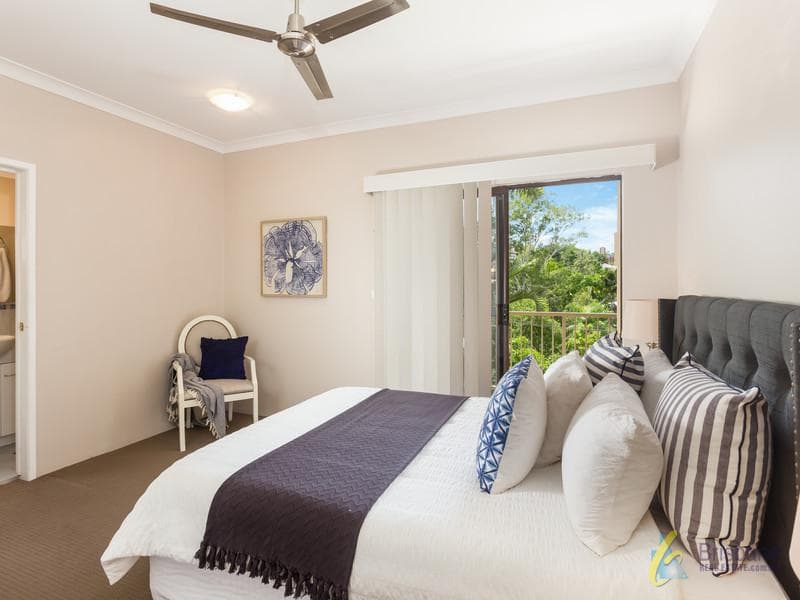 2/30 Armadale St,  St Lucia, St Lucia - Thumbnail 3