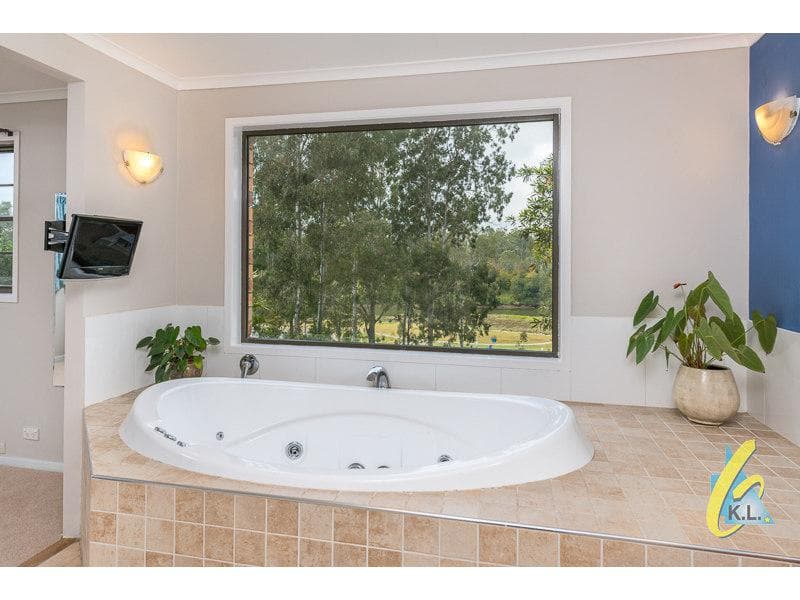 9 Whyalla Court,  Karana Downs, Karana Downs - Thumbnail 2