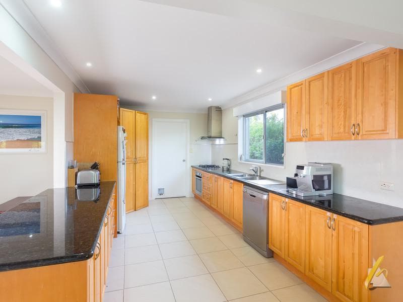 33 Timbarra Cr,  Jindalee, Jindalee - Thumbnail 4