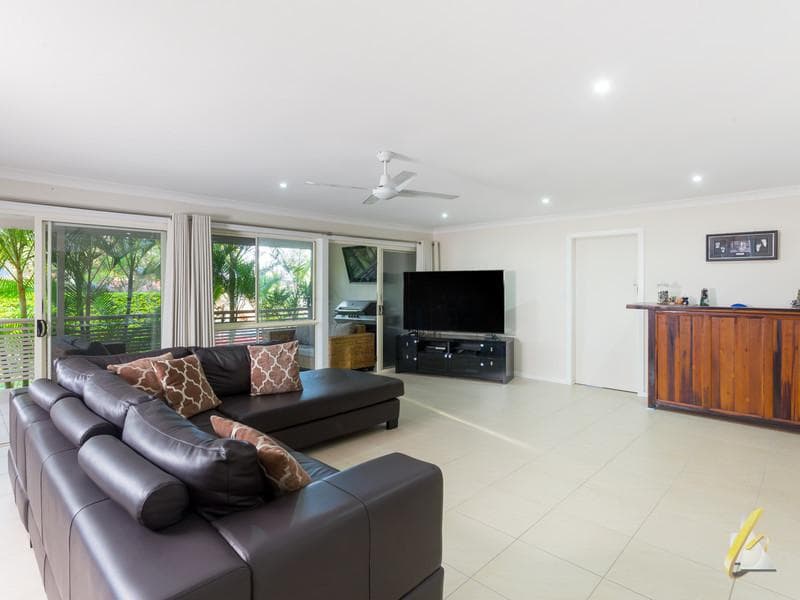 33 Timbarra Cr,  Jindalee, Jindalee - Thumbnail 6