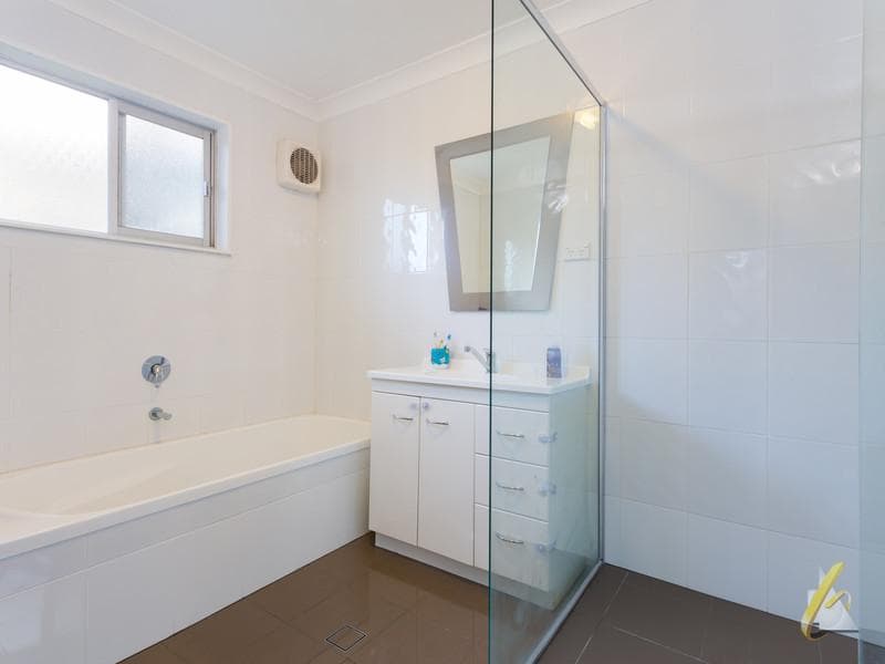 33 Timbarra Cr,  Jindalee, Jindalee - Thumbnail 8