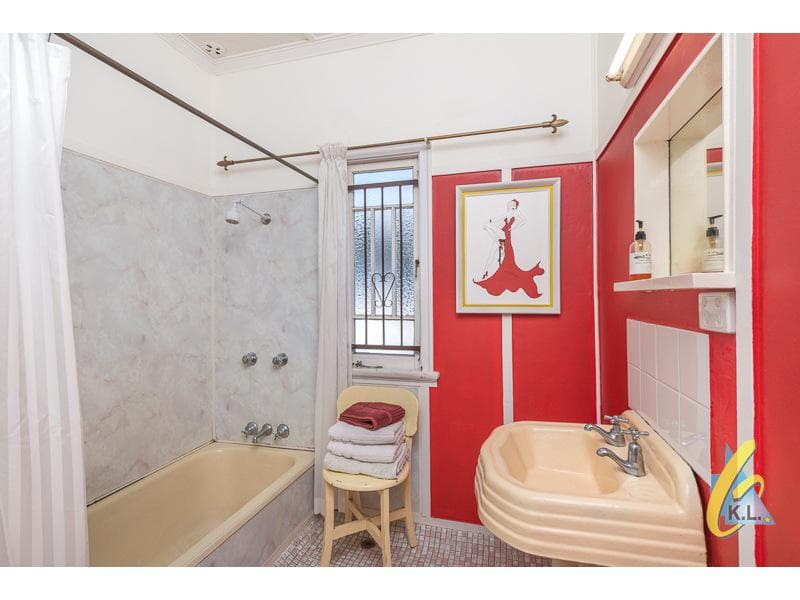 10 Barrett St,  East Ipswich, East Ipswich - Thumbnail 8