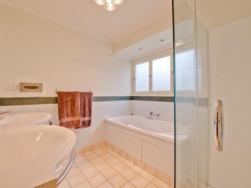 22 Aberfoyle Street,  Kenmore, Kenmore - Thumbnail 5