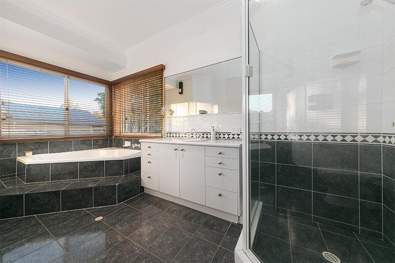 7 Lyndora Close,  Riverhills, Riverhills - Thumbnail 8