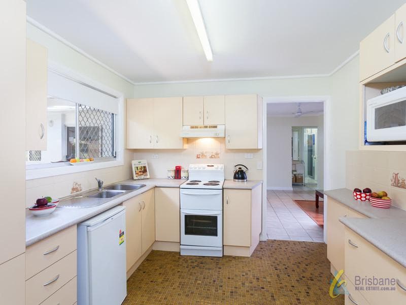 8 Troop Street,  Jamboree Heights, Jamboree Heights - Thumbnail 4