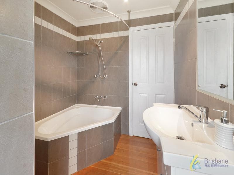 196 Indooroopilly Road,  St Lucia, St Lucia - Thumbnail 4