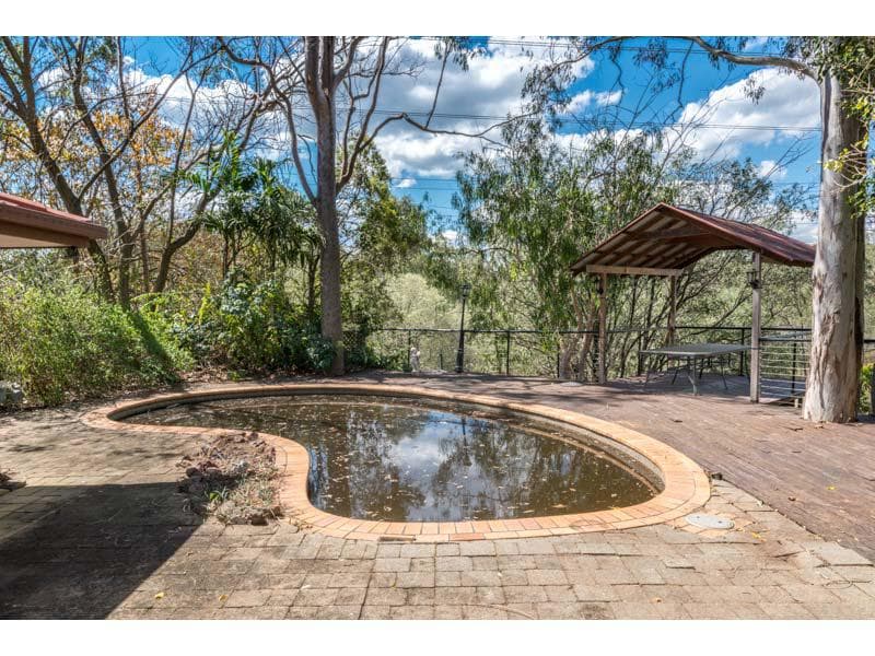 17 Thoona Close,  Karana Downs, Karana Downs - Thumbnail 2