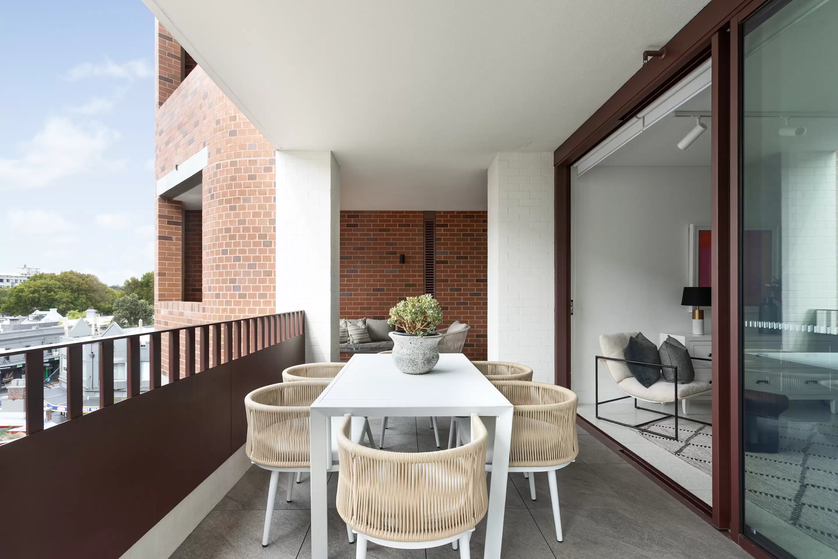 504/6 Baptist Street, Redfern, Terrigal - Thumbnail 3