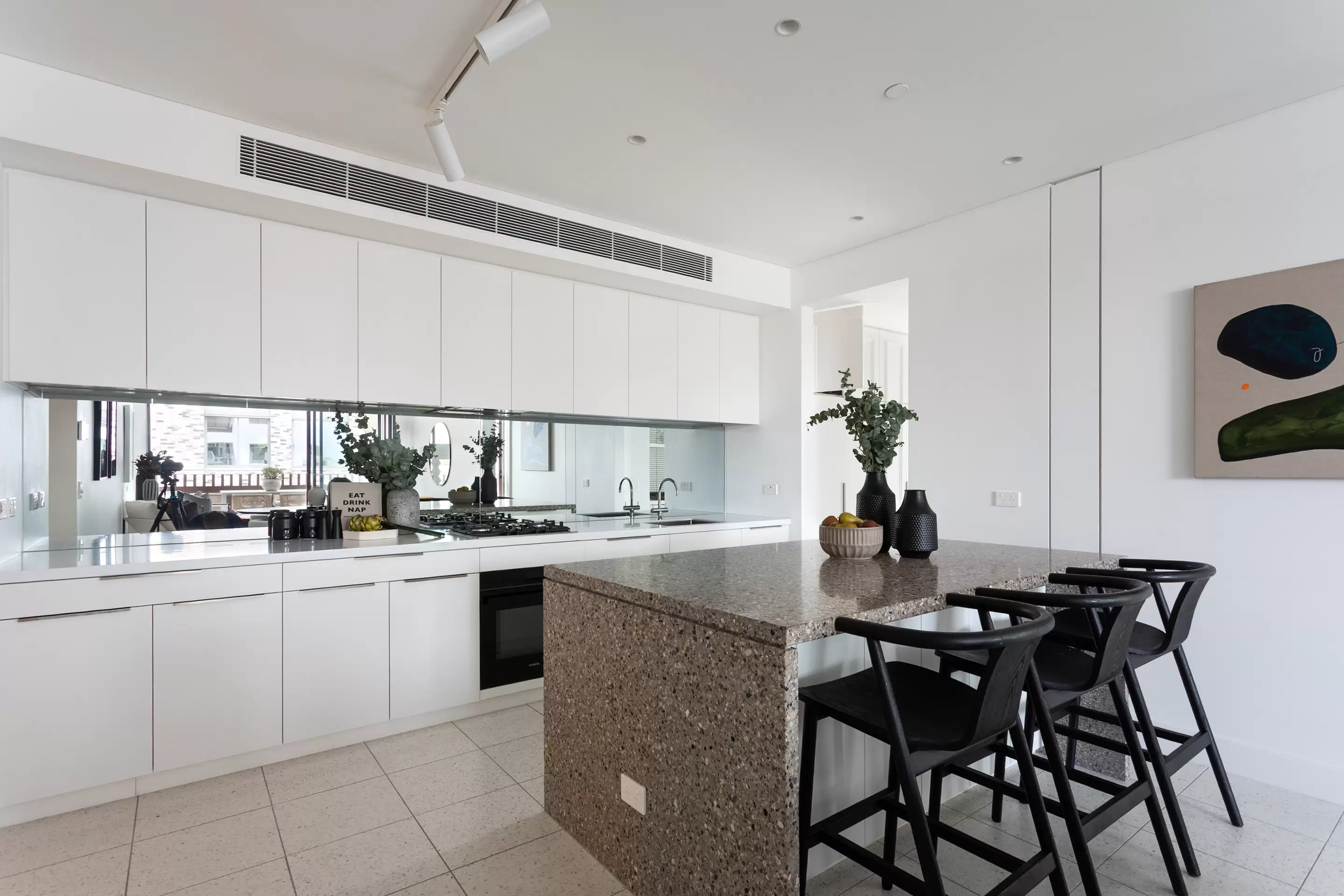 504/6 Baptist Street, Redfern, Terrigal - Thumbnail 5