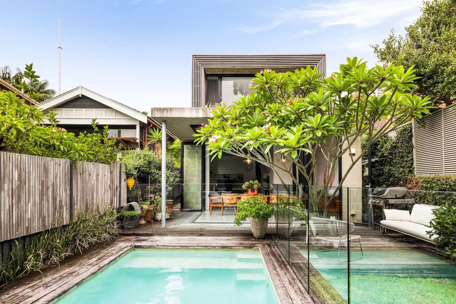 9/9-11 Macpherson Street, Waverley, Forest Lake - Image 1