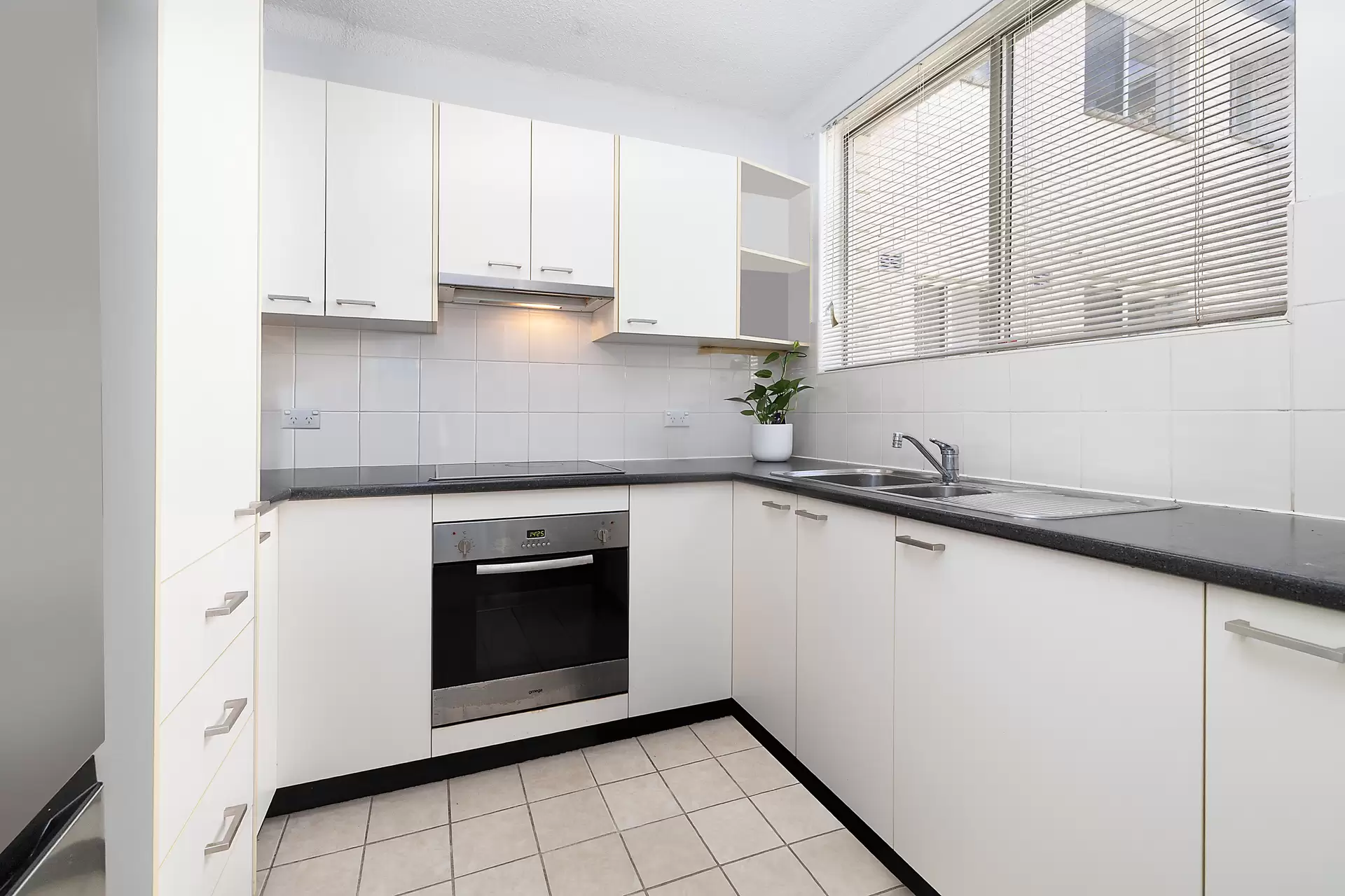 16/21-23 Koorala Street, Manly Vale, Forest Lake - Thumbnail 4