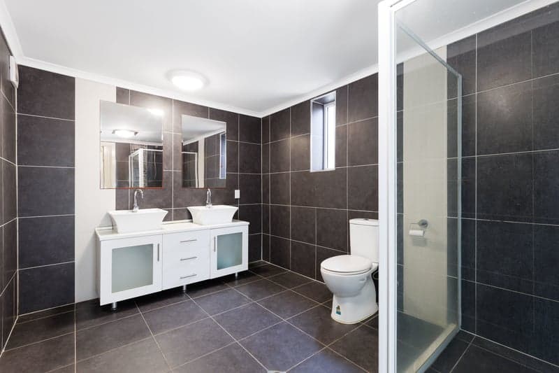 1 Dumbarton Drive, Kenmore - Thumbnail 6