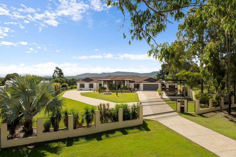 11/4 Rothschild Avenue, Karalee - Image 1