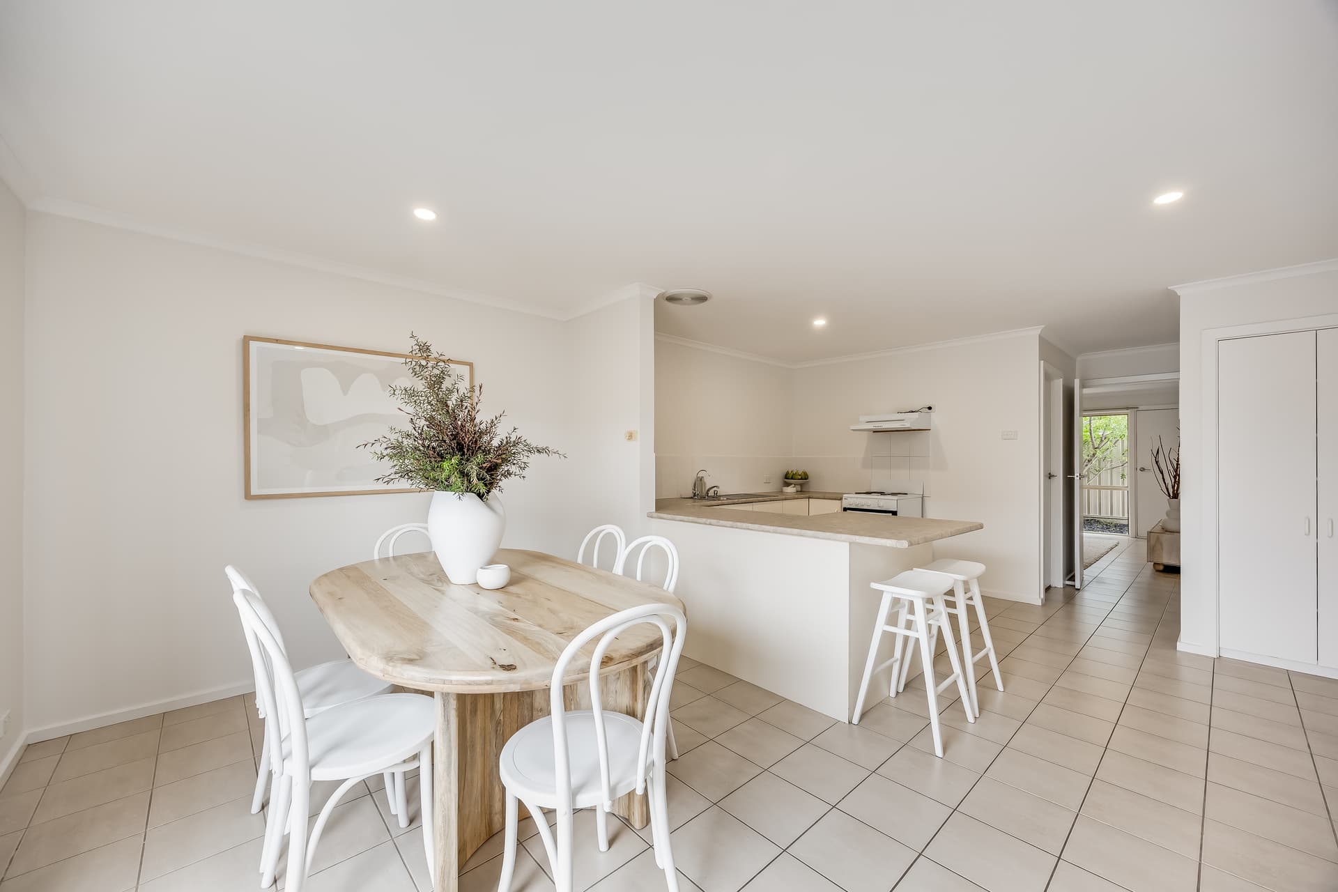 2/15 Arnold Drive, Mitchell Park - Image 1