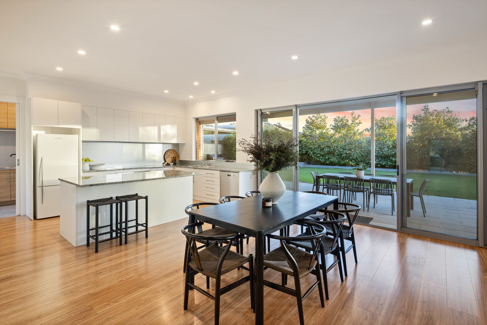 24 Stradbroke Avenue, Plympton Park - Thumbnail 2