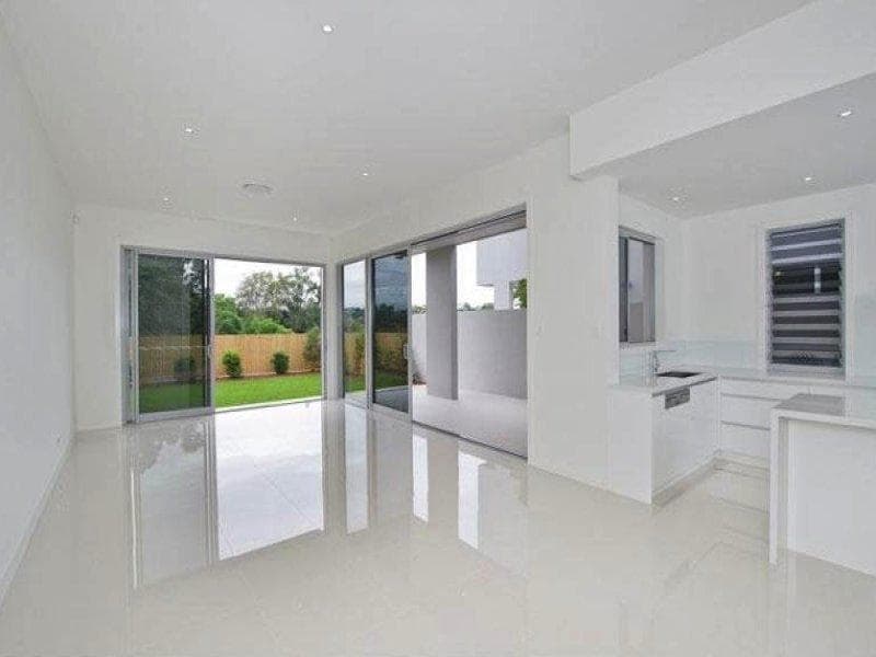 2/35 Byron Street, Indooroopilly - Thumbnail 2