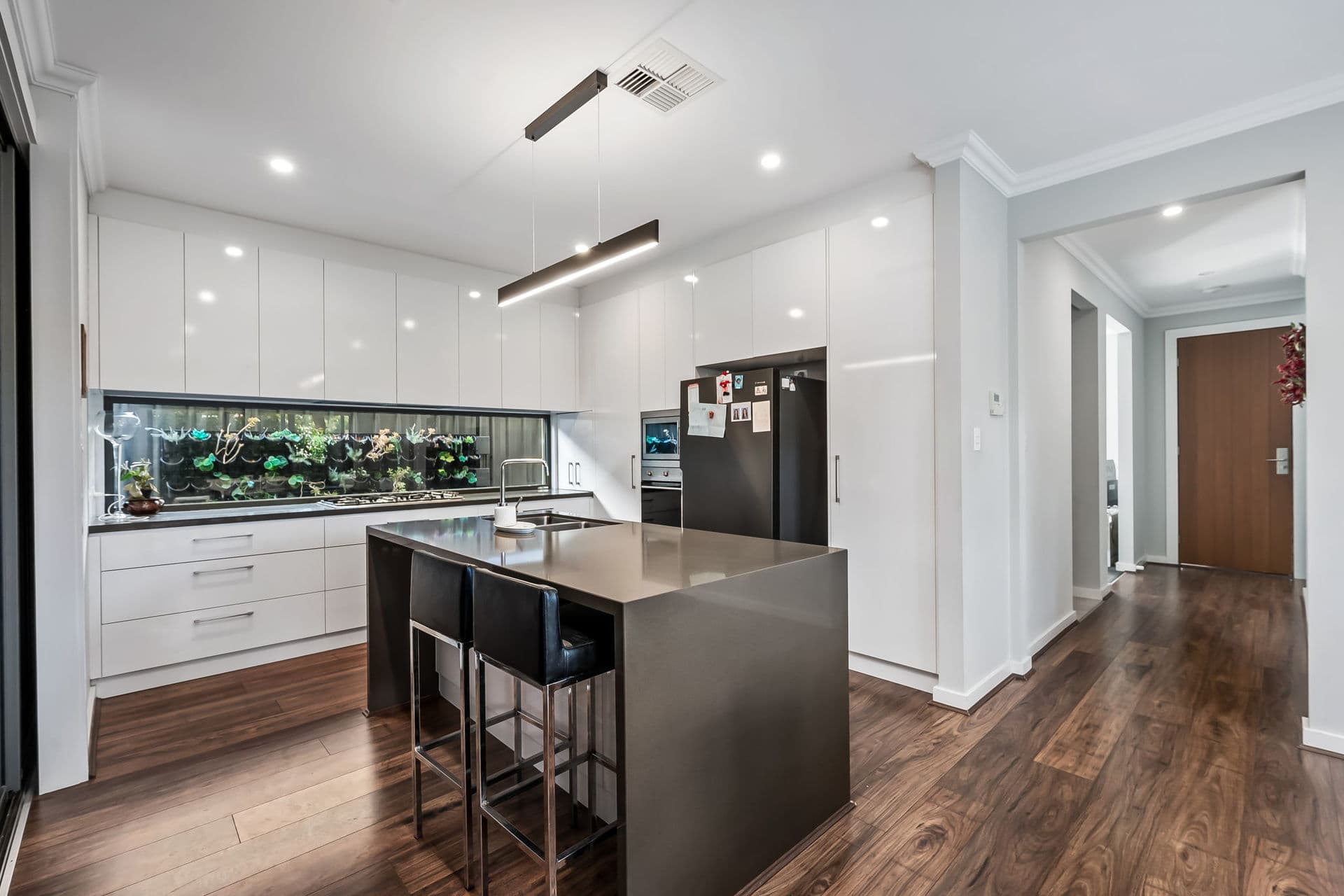 7 Observation Drive, Highbury - Image 1