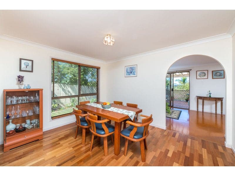 24 Rialanna Street,  Kenmore, Kenmore - Thumbnail 3