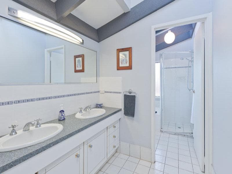 33 Broadmoor Street,  Kenmore Hills, Kenmore Hills - Thumbnail 8