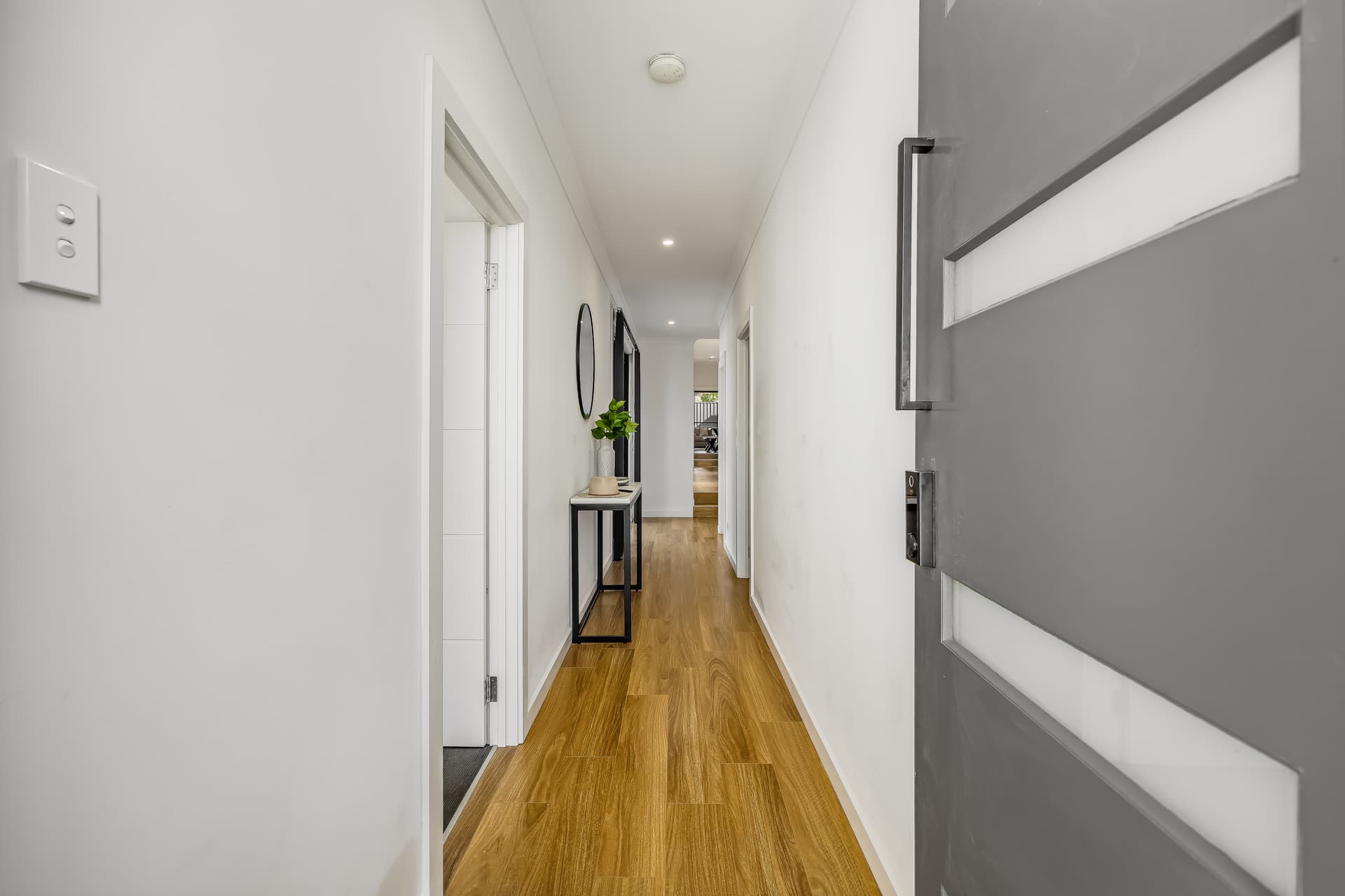 20A Kelvin Road, Bedford Park - Thumbnail 3
