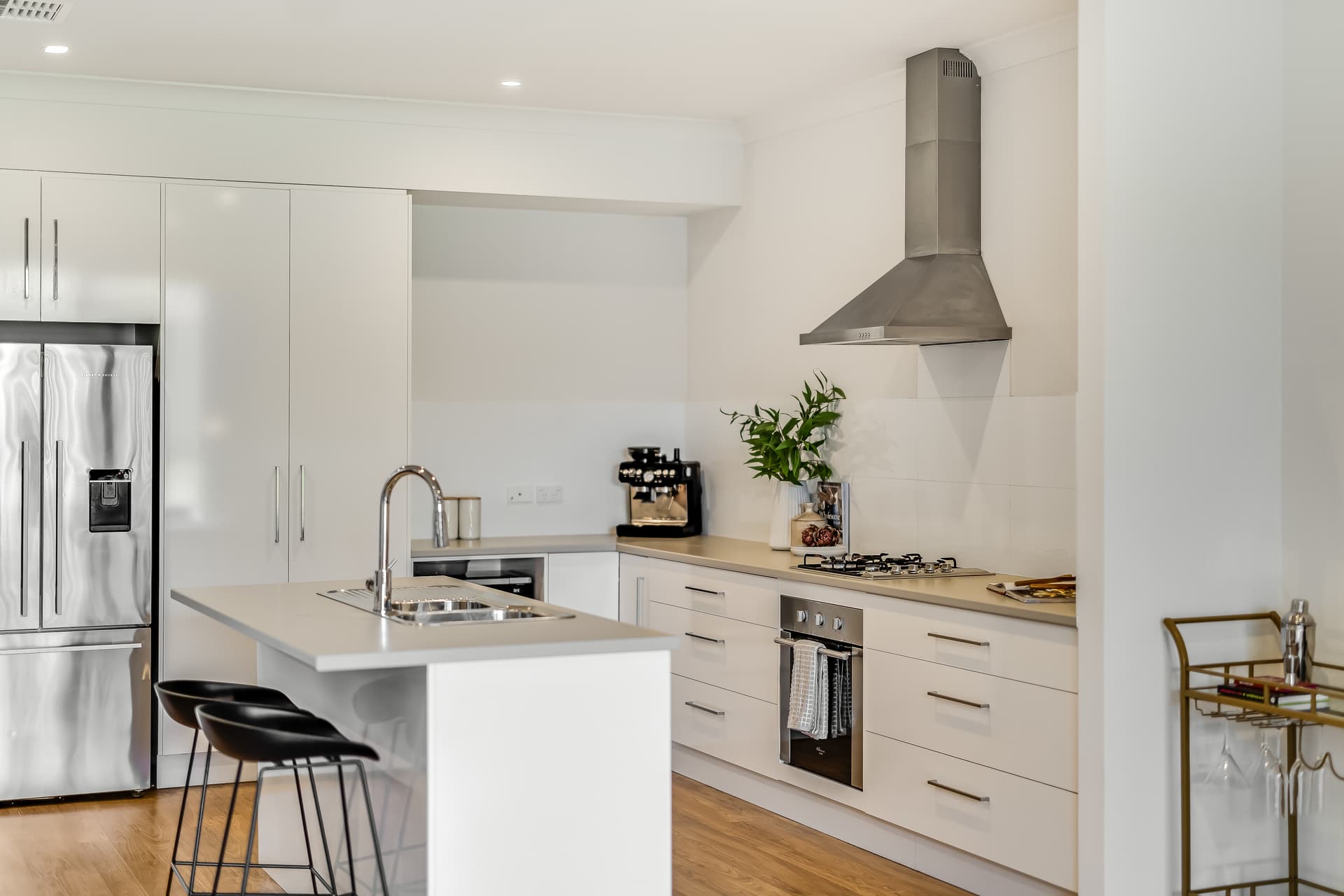 20A Kelvin Road, Bedford Park - Thumbnail 5