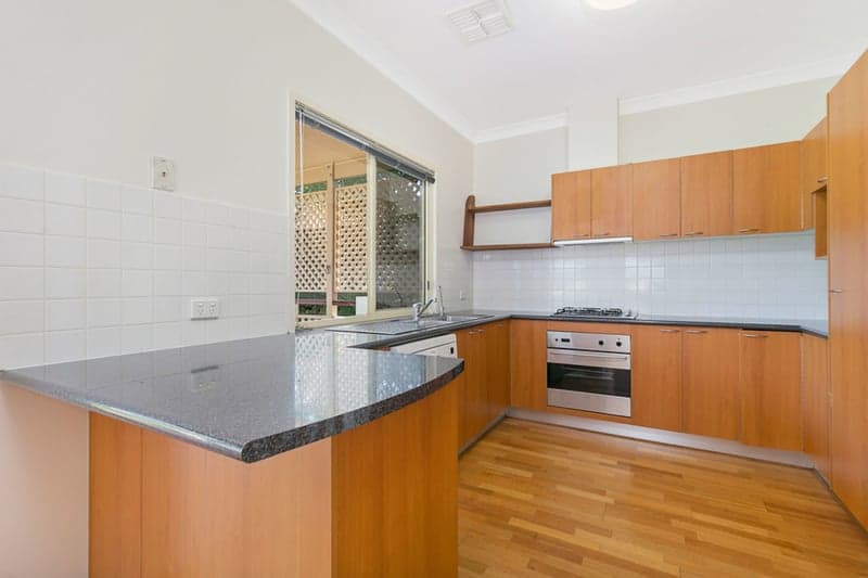 4/10 Elm Avenue, Elsternwick, VIC, Indooroopilly - Thumbnail 2
