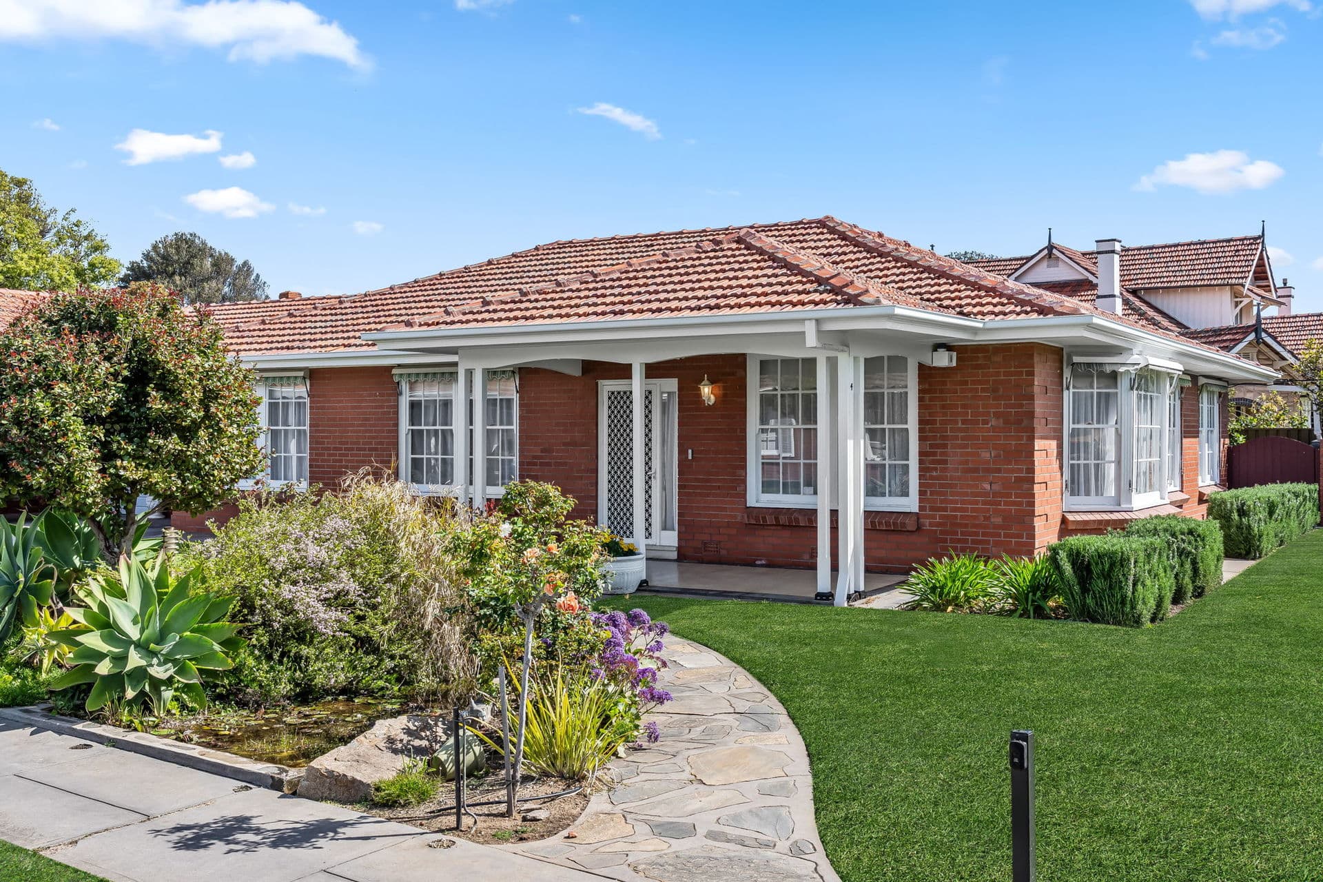 4/20 Maturin Rd, Glenelg - Image 1