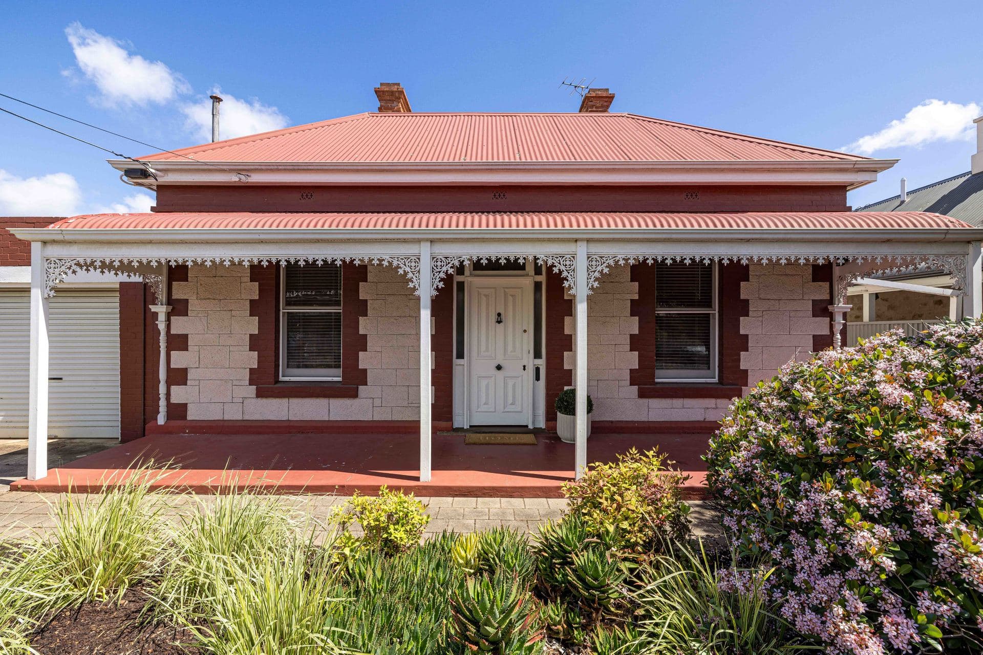32 Wells Street, Stepney - Image 1