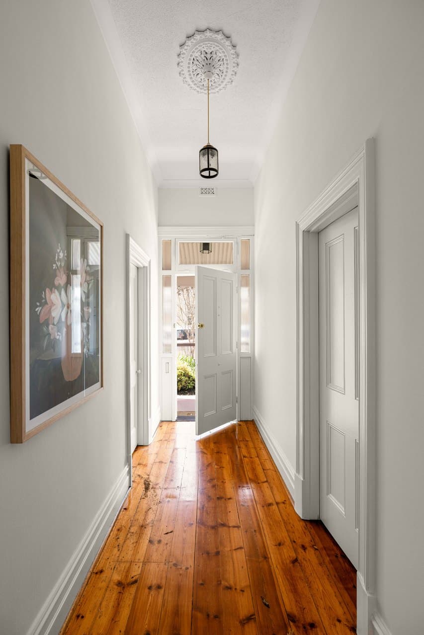 32 Wells Street, Stepney - Thumbnail 2