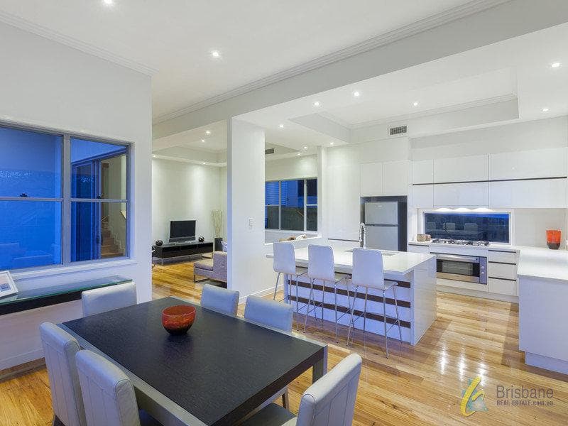 1A/5-7 Girilang Avenue, Vaucluse, Indooroopilly - Image 1