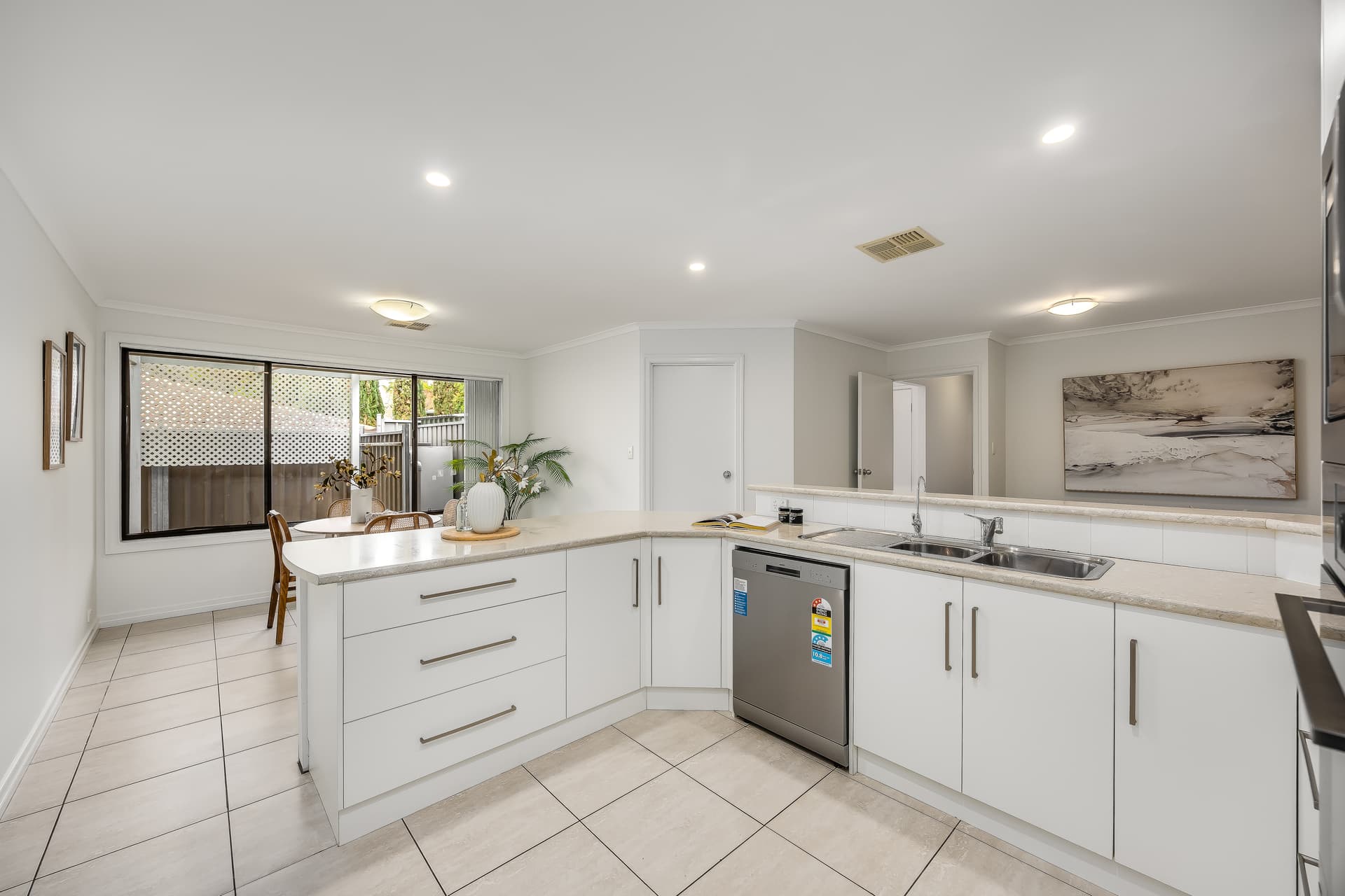 6 Gorton Court, Trott Park - Thumbnail 7