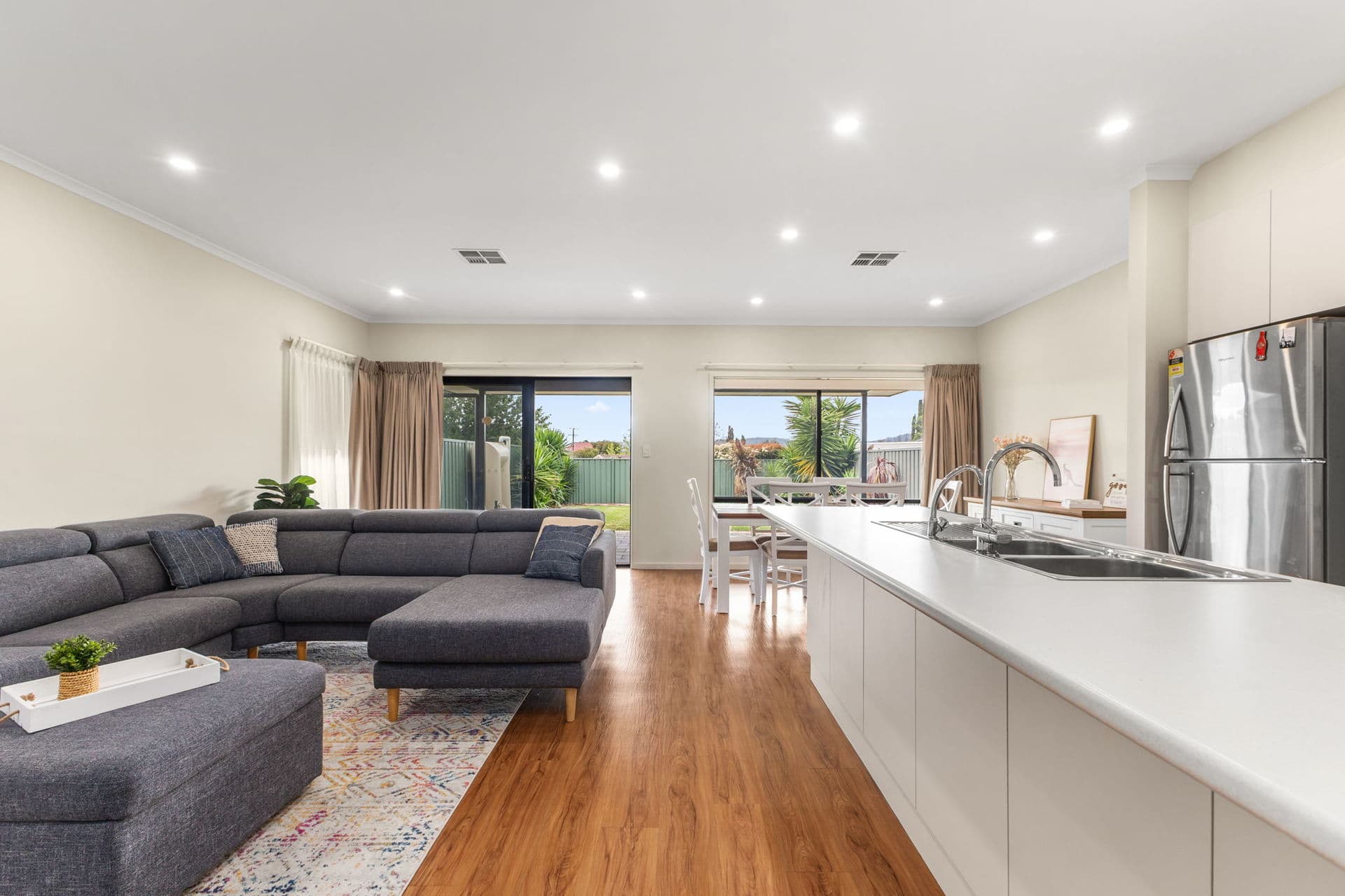 8 Innes Road, Windsor Gardens - Thumbnail 3
