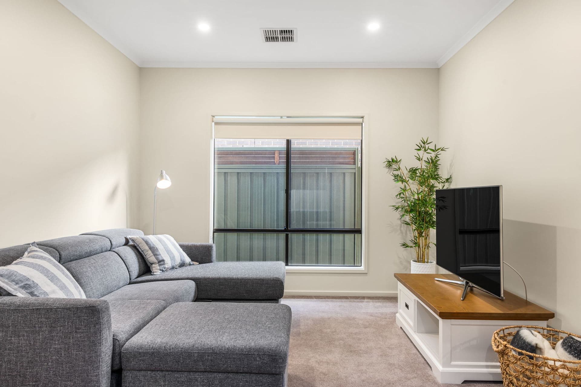 8 Innes Road, Windsor Gardens - Thumbnail 8