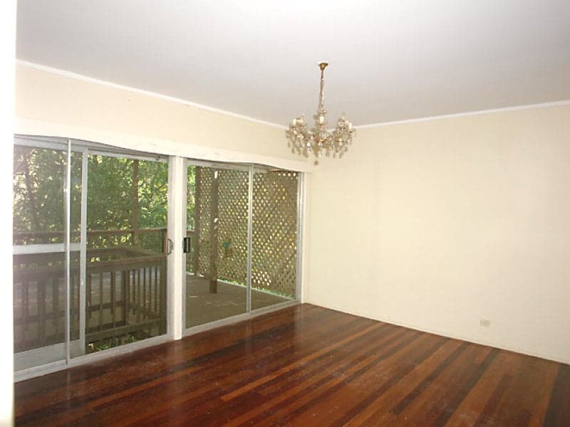 111/1 Pavilion Drive, Kenmore - Thumbnail 4