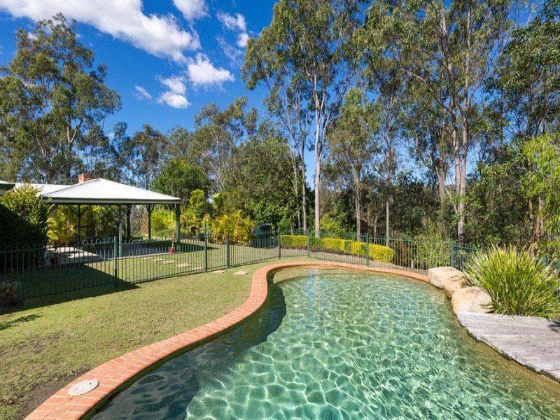 10 Emungerie Grove,  Karana Downs, Karana Downs - Thumbnail 2