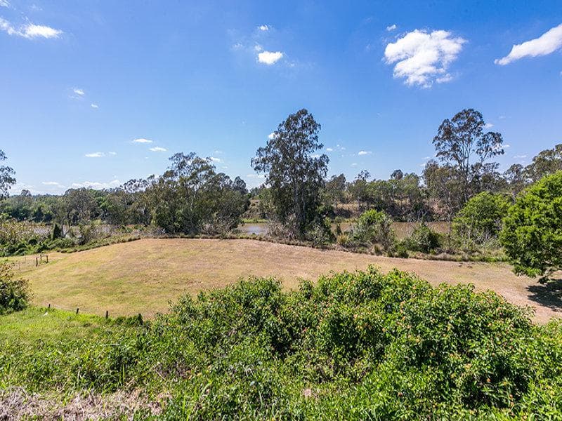 30 Landing Place,  Moggill, Moggill - Thumbnail 2