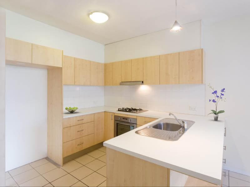 5/2 Campbell Street,  Toowong, Toowong - Thumbnail 3