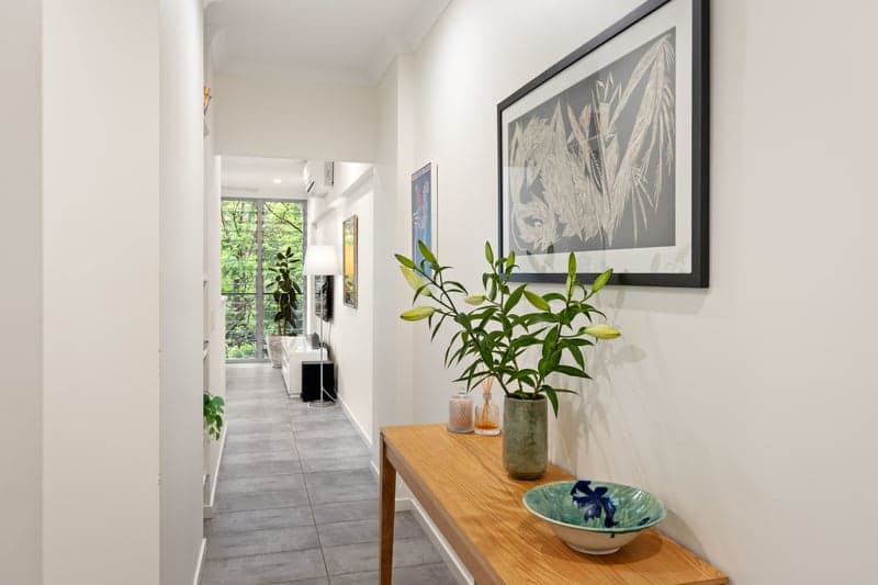 2/8 Priory Street, Glenlyon - Thumbnail 2