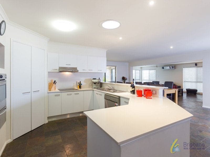 8 Crestwood Place, Moggill - Thumbnail 3