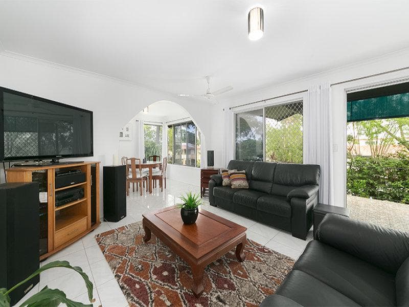 1 Spinnaker Street,  Jamboree Heights, Jamboree Heights - Thumbnail 2