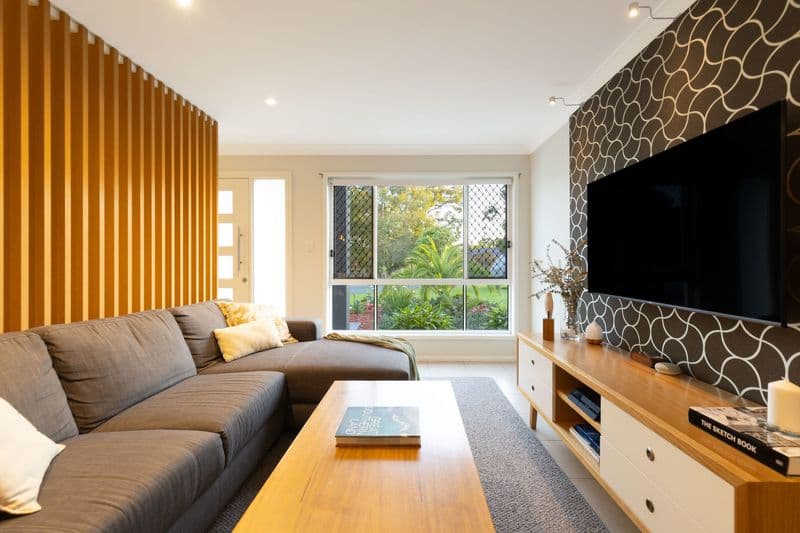 2/33 Benelong Crescent, Bellevue Hill, Forest Lake - Image 1
