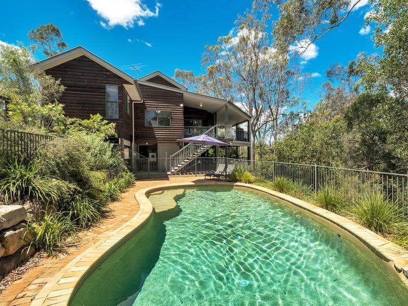 60 Billagall Drive,  Karana Downs, Karana Downs - Thumbnail 2