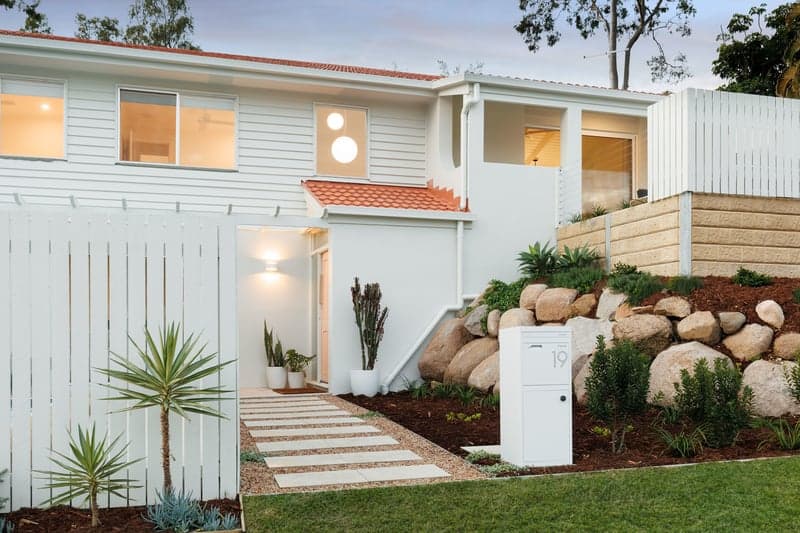 19 Aurora Crescent, Endless Opportunities With Room To Grow! - Thumbnail 3