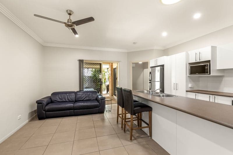 8 Emerald Crescent, Springfield - Thumbnail 4